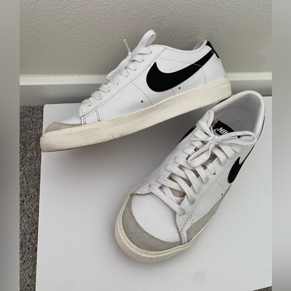 Nike - Women’s Blazer Low ‘77 - Size 10 - Picture 16 of 16